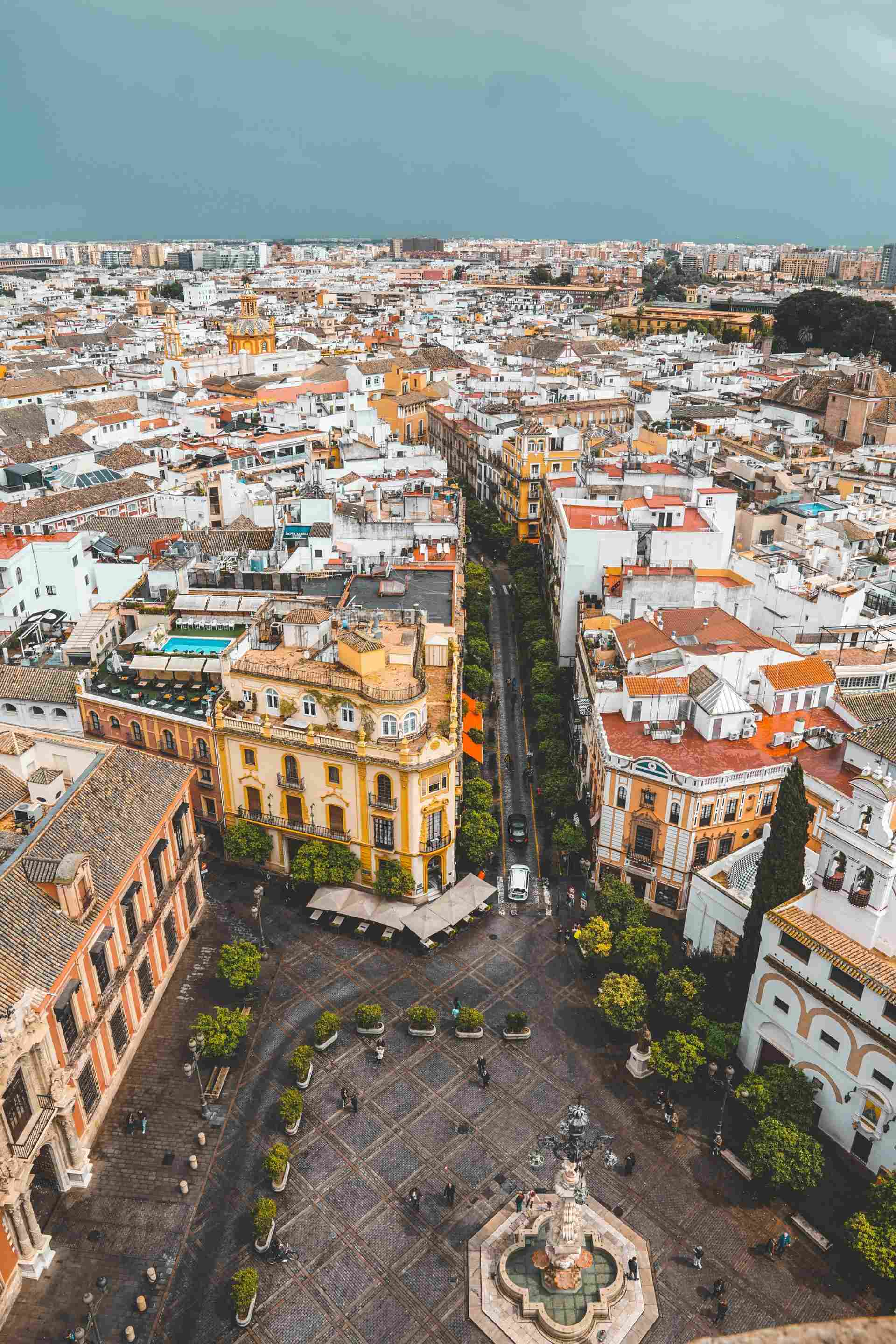 foto aérea de la ciudad durante el día